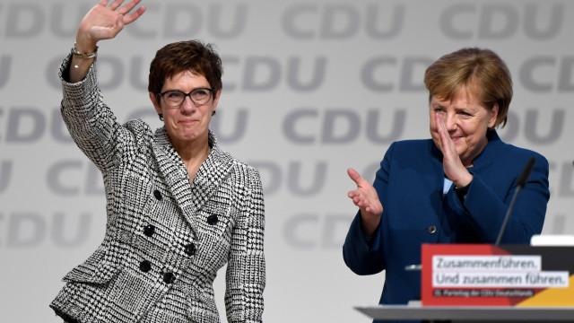 Любимка на Меркел оглави ХДС